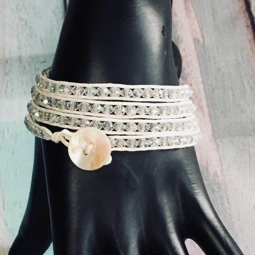 🔥Priced to sell🔥 four wrap crystal bracelet set.